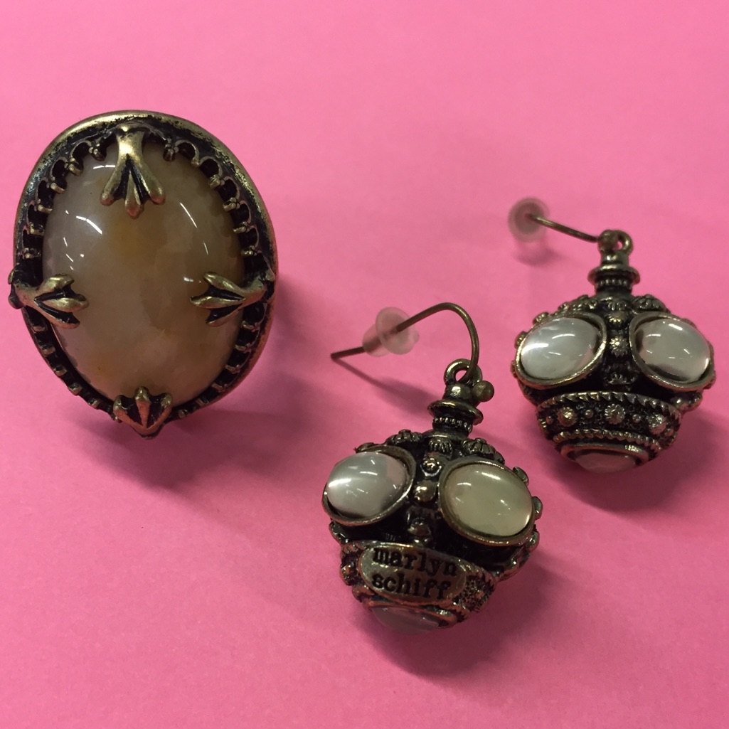 Marlyn Schiff Gorgeous Pierced Earrings Ring Set 49$